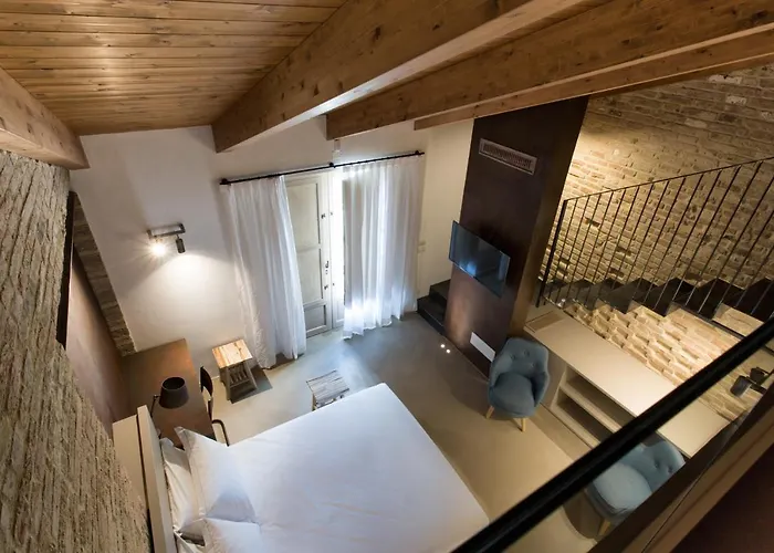 Terra Di Alloggio per agriturismo *