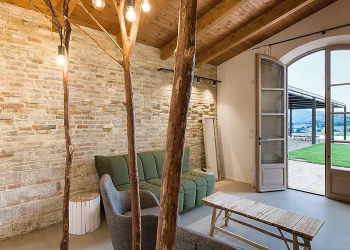 Terra Di Alloggio per agriturismo *